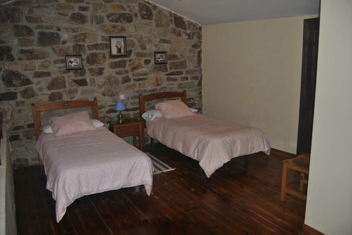 El Pozo Villa La Serna del Monte Esterno foto